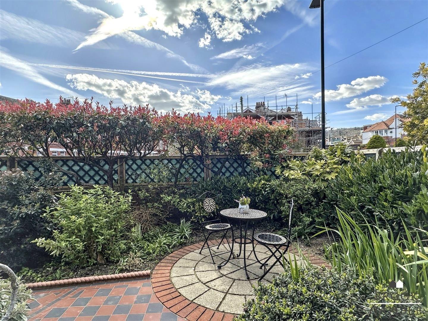 4 Bedroom House. Milton Road in Eastbourne,  40